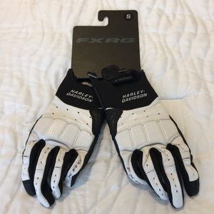 *New* Harley Davidson Woman’s size S FXRG gloves